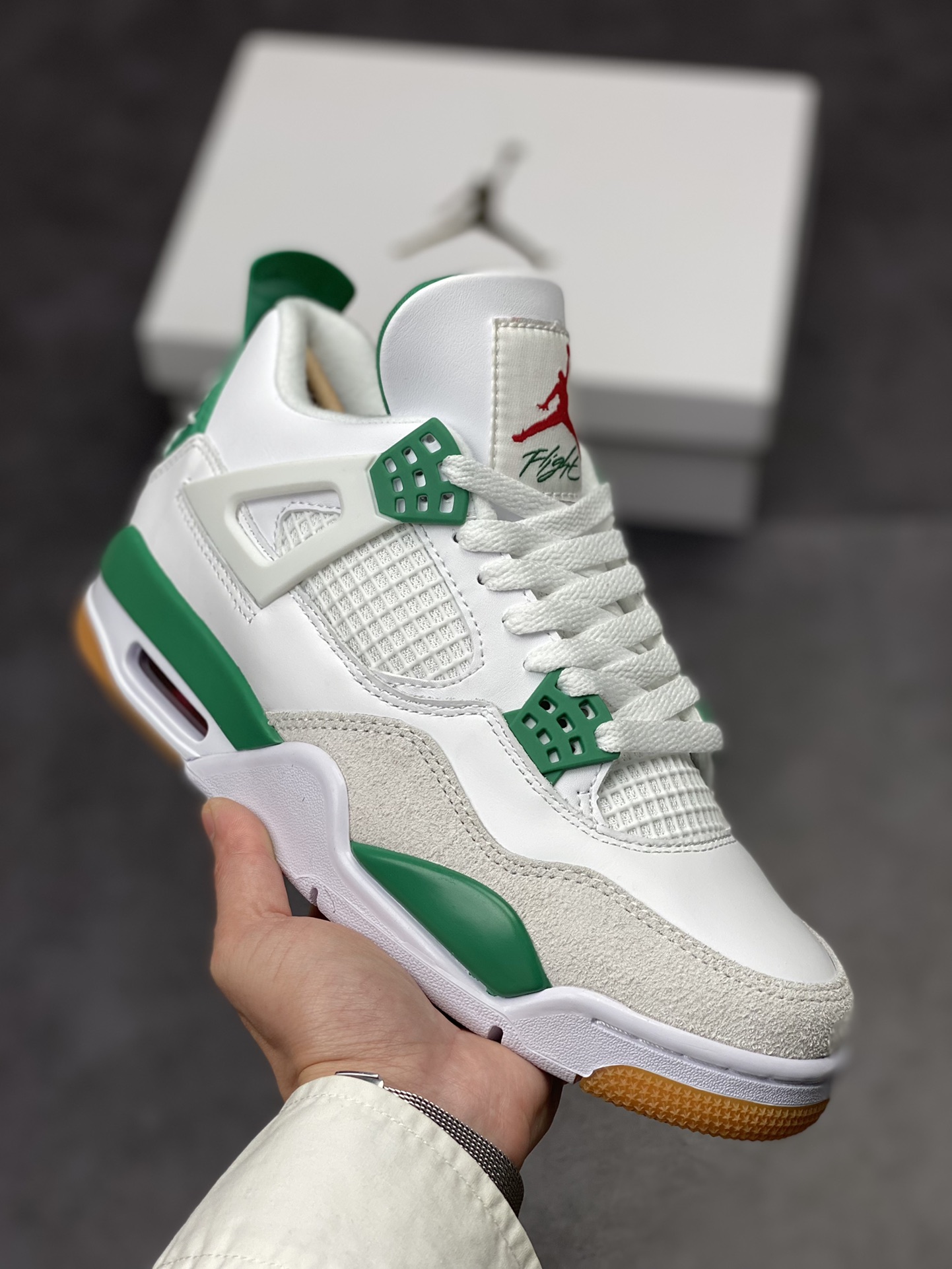 320 Nike SB x Air Jordan 4 Retro 乔丹四代 ”Pine Green” 绿松石 DR5415-103
