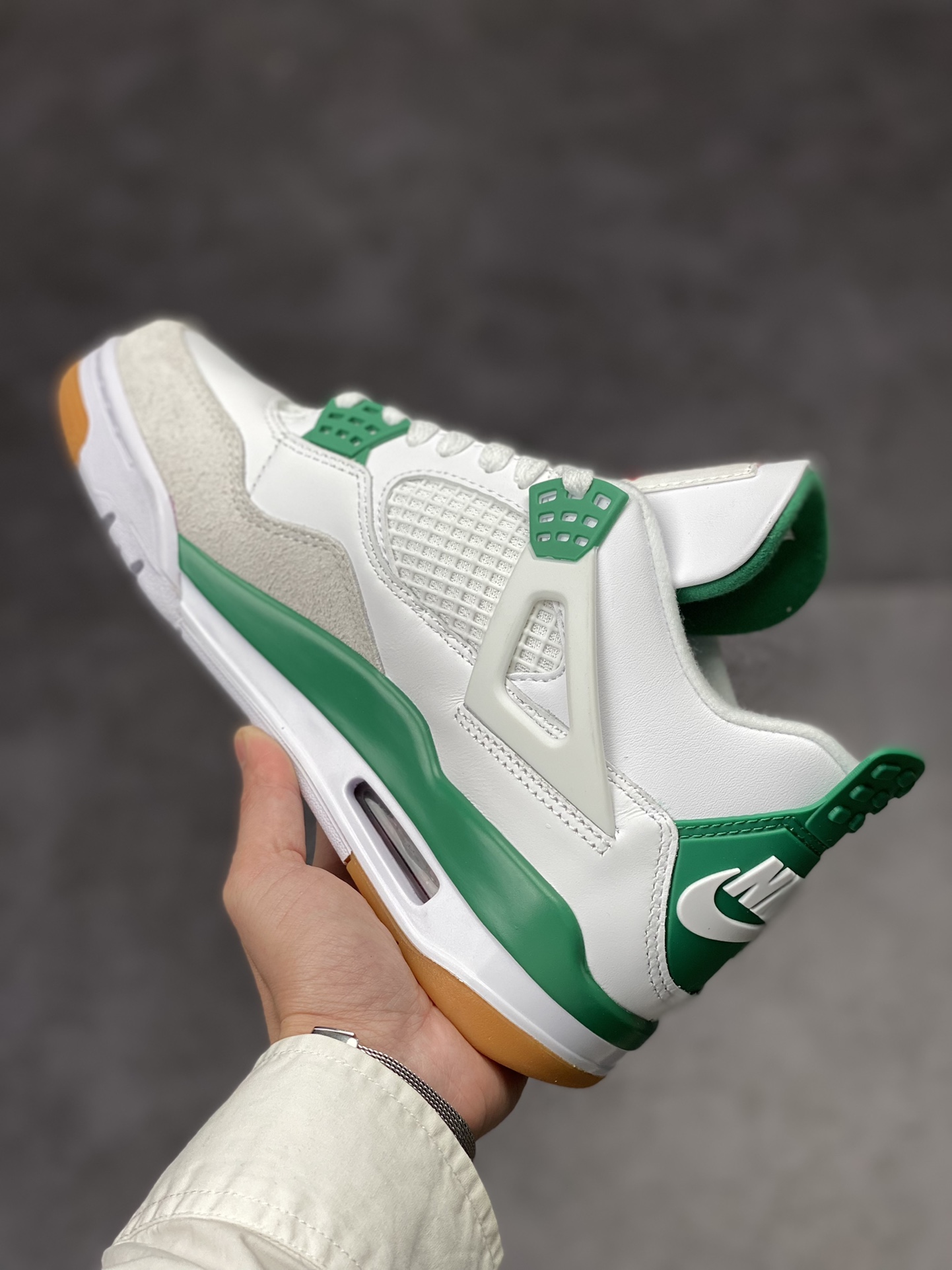 320 Nike SB x Air Jordan 4 Retro 乔丹四代 ”Pine Green” 绿松石 DR5415-103