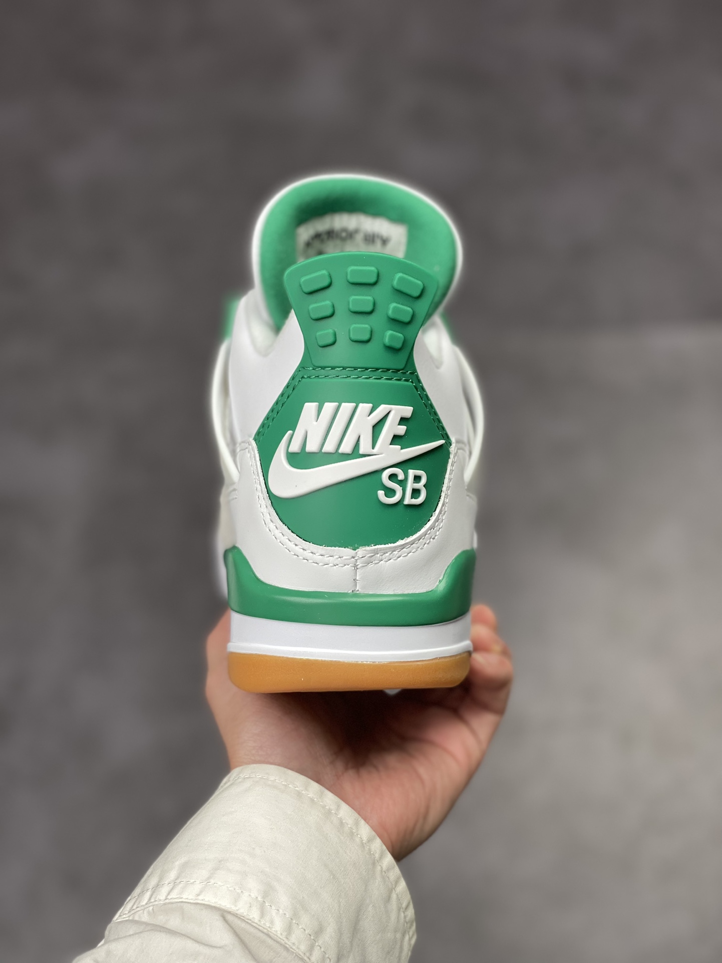 320 Nike SB x Air Jordan 4 Retro 乔丹四代 ”Pine Green” 绿松石 DR5415-103