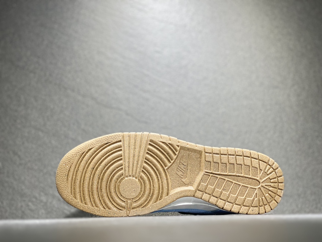 220 NIKE SB Dunk Low 低帮休闲运动鞋 DO9457-119