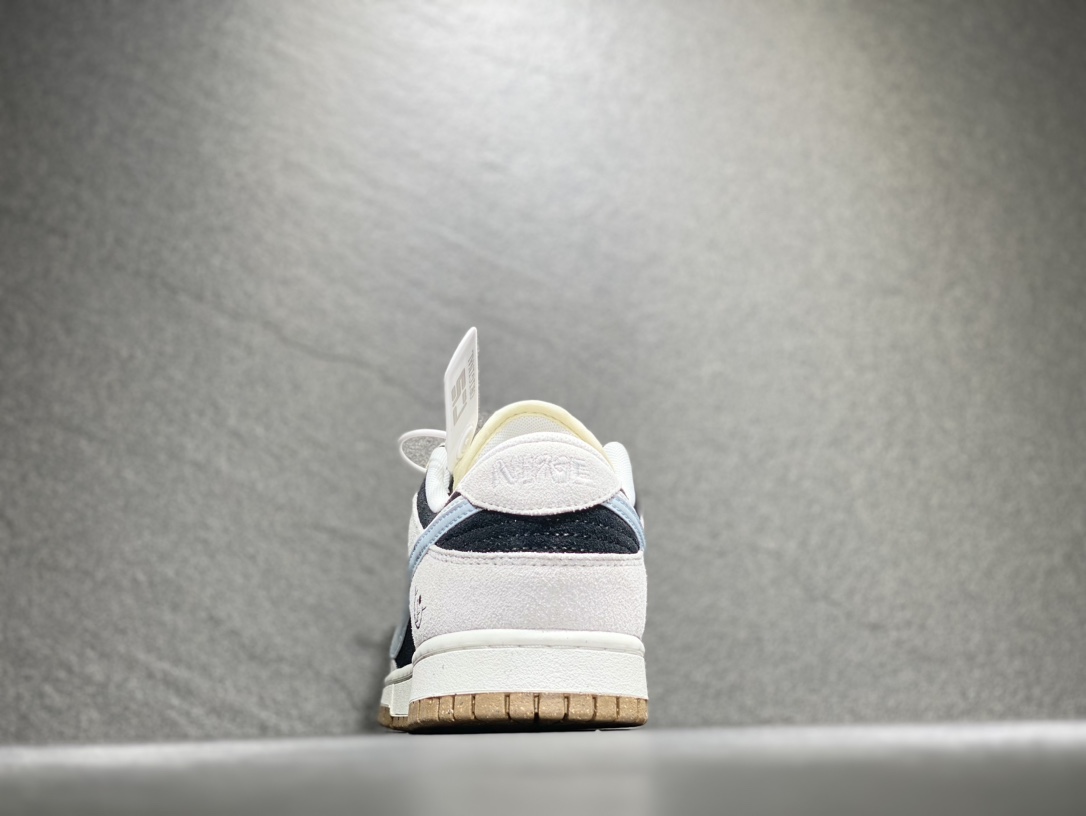 220 NIKE SB Dunk Low 低帮休闲运动鞋 DO9457-118
