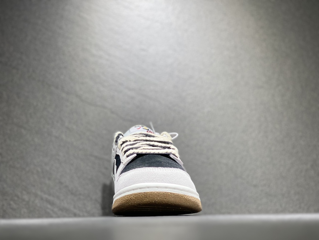 220 NIKE SB Dunk Low 低帮休闲运动鞋 DO9457-118