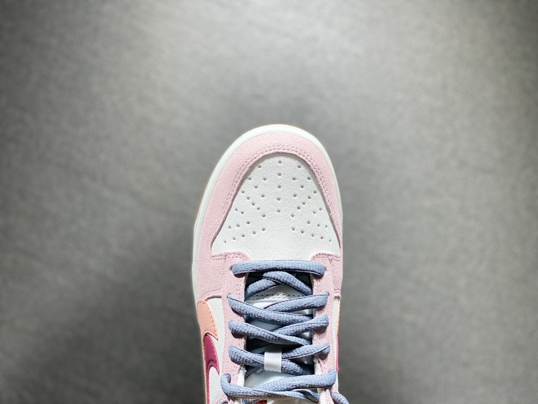 220 NIKE SB Dunk Low 低帮休闲运动鞋  DO9457-120