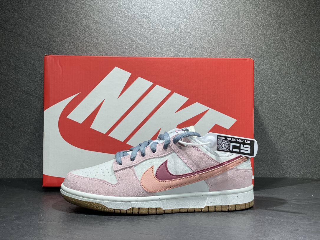 220 NIKE SB Dunk Low 低帮休闲运动鞋  DO9457-120