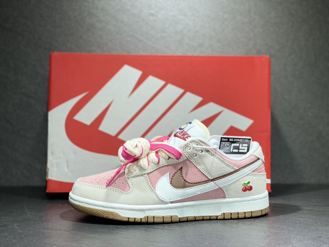 220 NIKE SB Dunk Low 低帮休闲运动鞋 DO9457-121