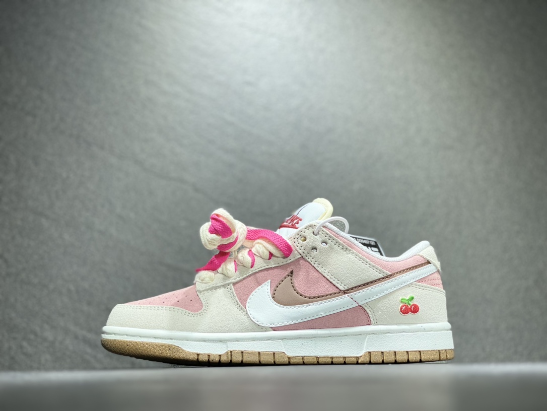 220 NIKE SB Dunk Low 低帮休闲运动鞋 DO9457-121