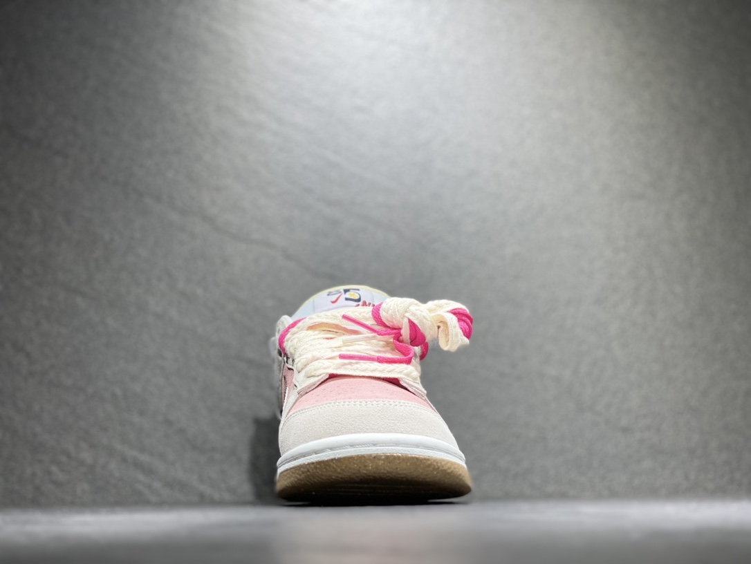 220 NIKE SB Dunk Low 低帮休闲运动鞋 DO9457-121