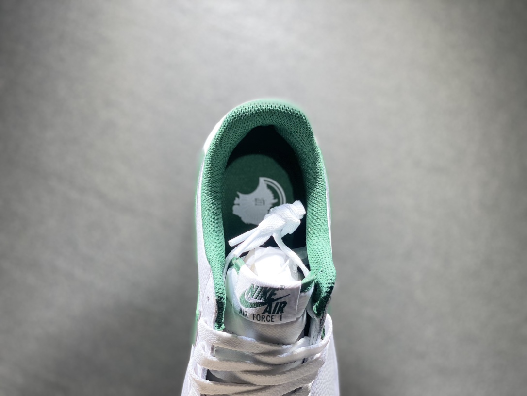 200 Nike Air Force 1 空军一号运动板鞋  FB2128-100