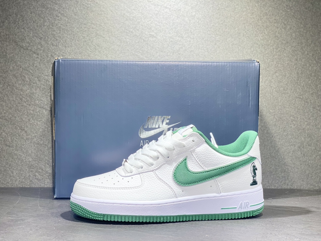 200 Nike Air Force 1 空军一号运动板鞋  FB2128-100
