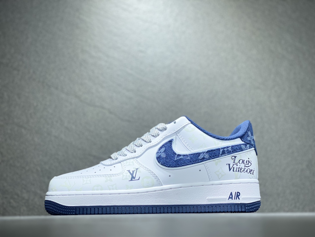 260 Nike Air Force 1 空军一号运动板鞋  DR9868-100