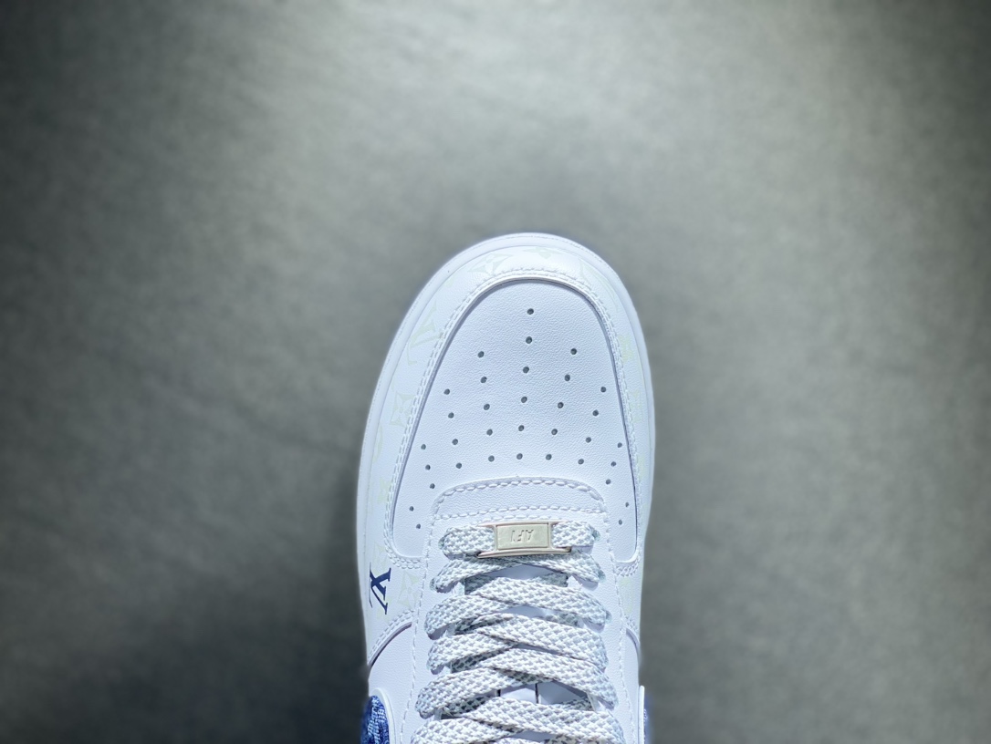 260 Nike Air Force 1 空军一号运动板鞋  DR9868-100