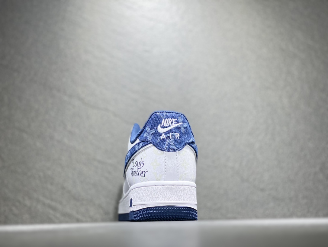 260 Nike Air Force 1 空军一号运动板鞋  DR9868-100