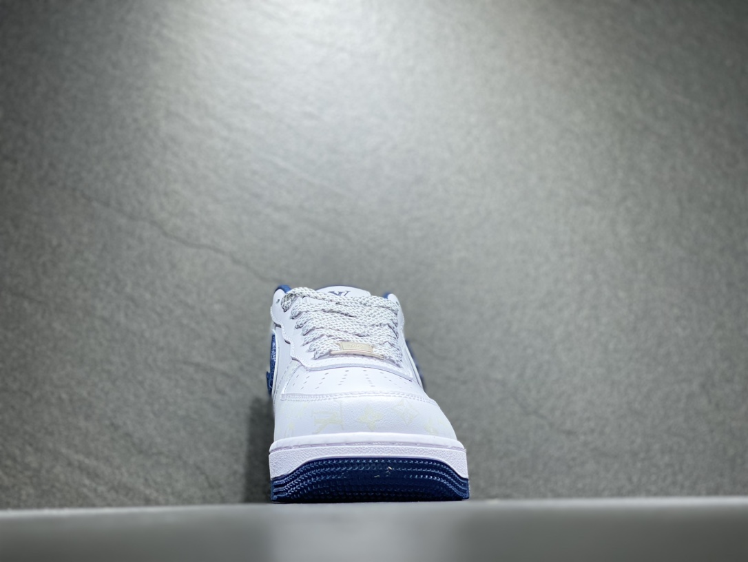 260 Nike Air Force 1 空军一号运动板鞋  DR9868-100