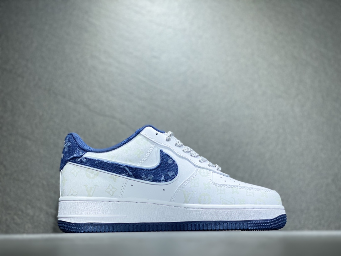260 Nike Air Force 1 空军一号运动板鞋  DR9868-100