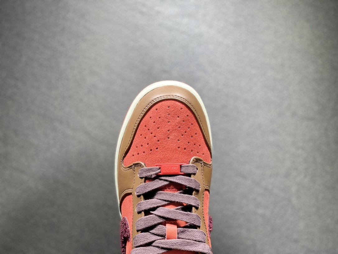 280 NIKE SB Dunk Low 兔年限定 低帮休闲运动鞋 FD4203-661