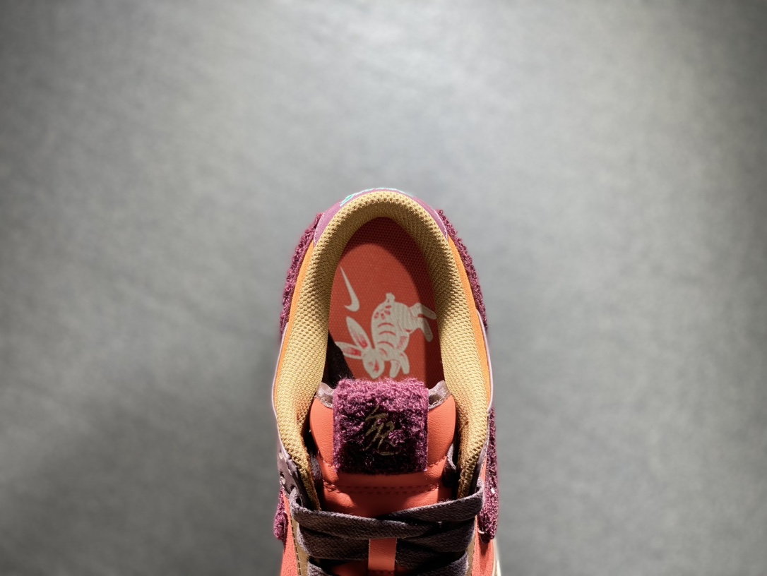 280 NIKE SB Dunk Low 兔年限定 低帮休闲运动鞋 FD4203-661