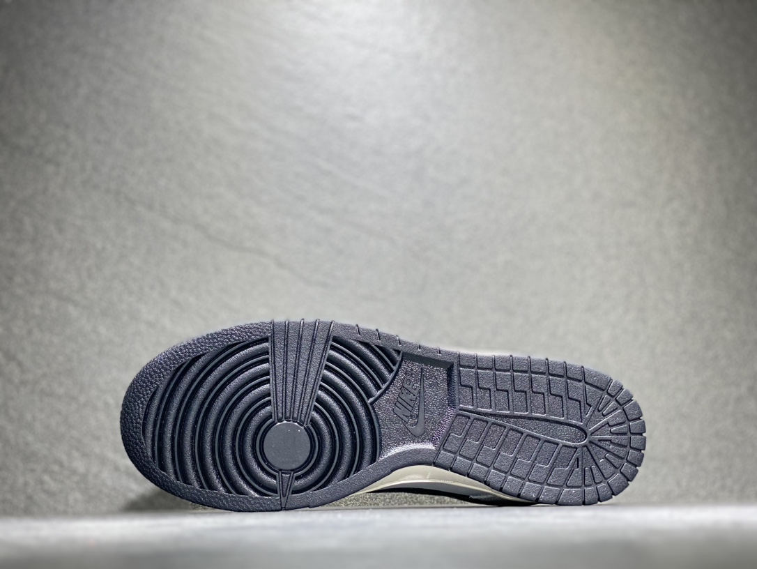 300 NIKE SB Dunk Low 低帮休闲运动鞋 BB1609-112