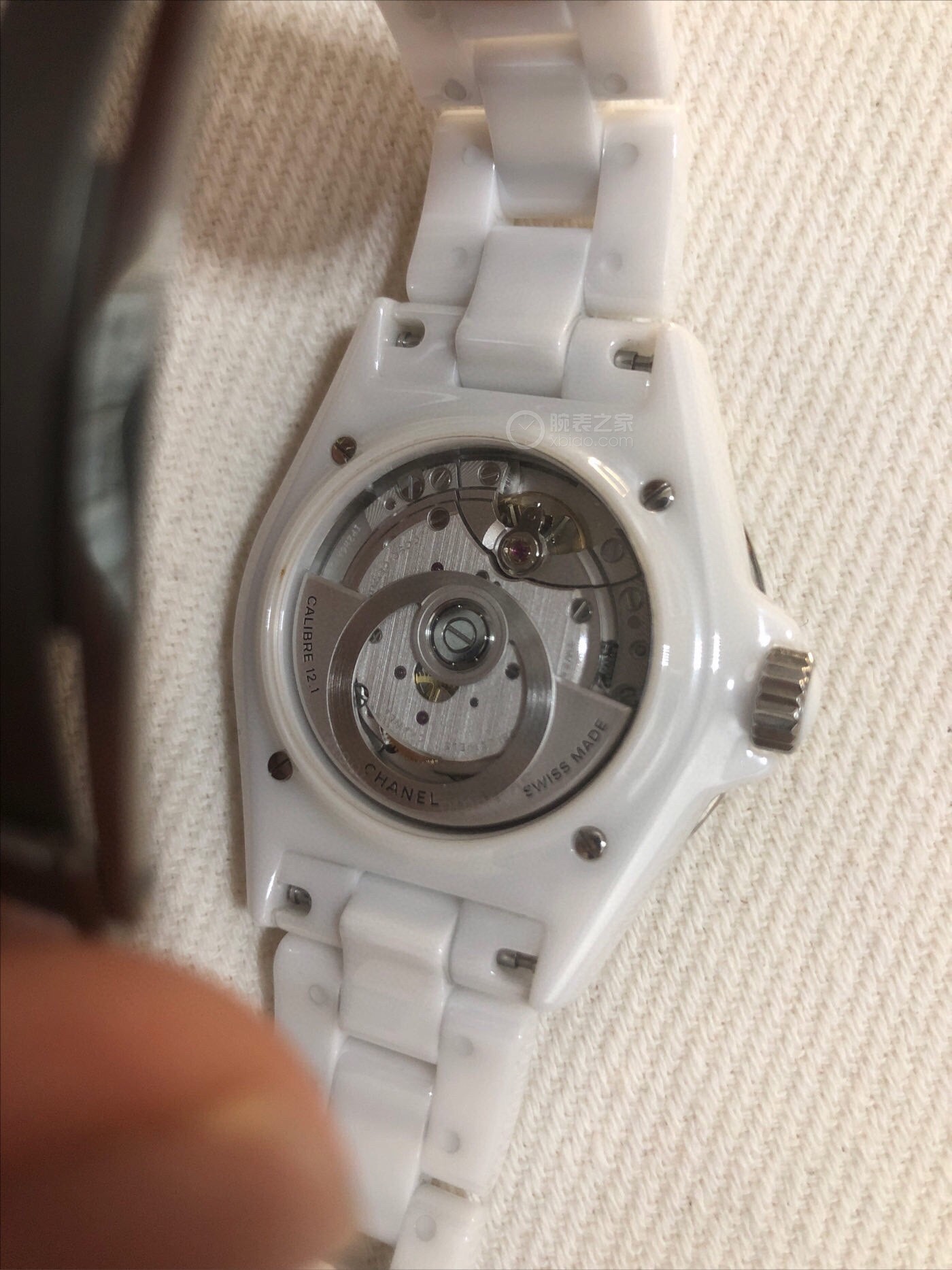 Chanel J12 Wristwatch 20th Anniversary Update: Enhanced Design and Features - 图片 9