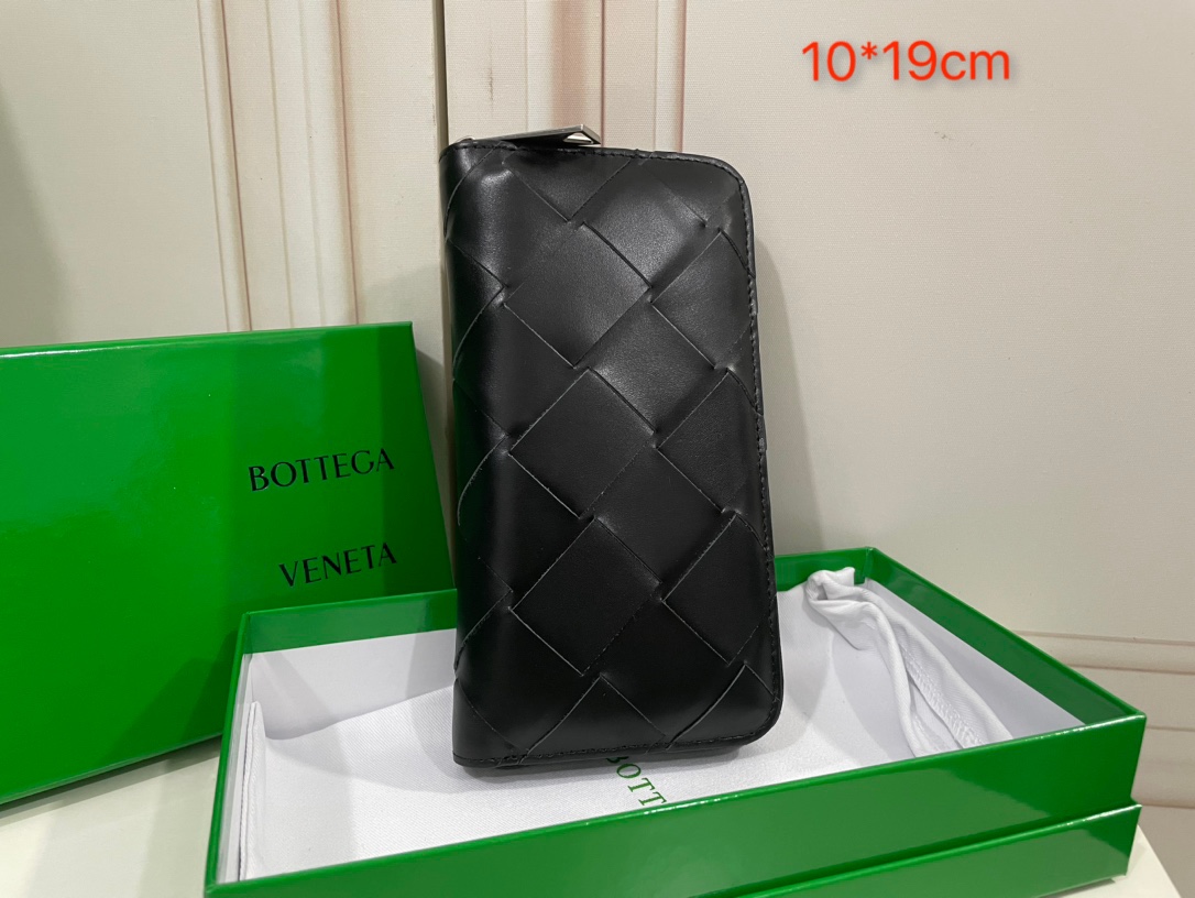 Portefeuille long zippé en cuir intrecciato Bottega Veneta