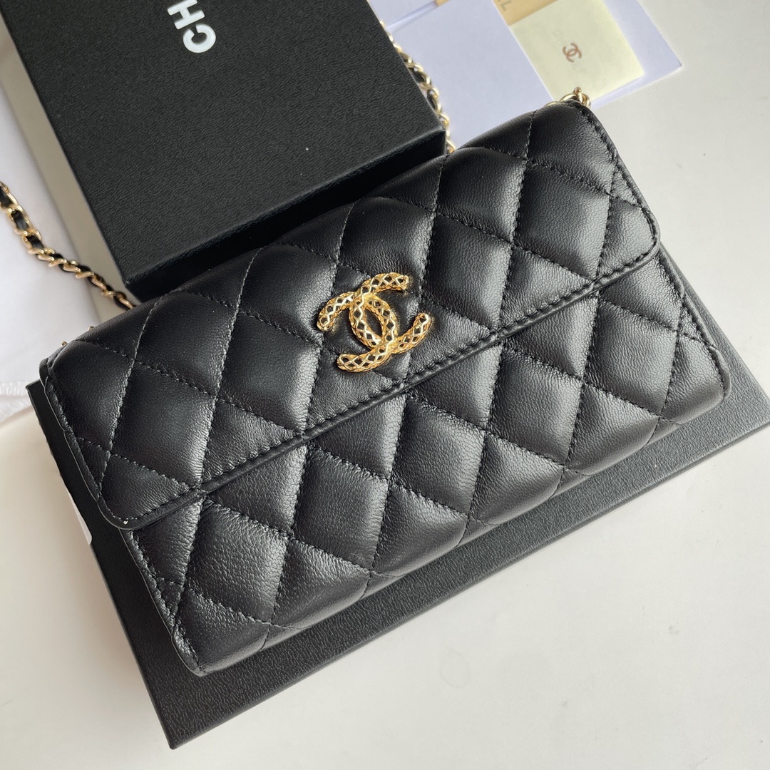 Chanel High
 Crossbody & Shoulder Bags Buy Sell
 Gold Hardware Cowhide Sheepskin Fashion Chains