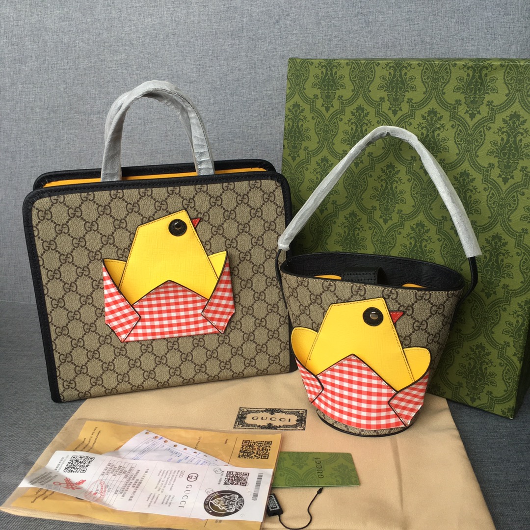 Bolso de mano de pollito Tamaño: 28*25*10 Empaque: bolsa de polvo