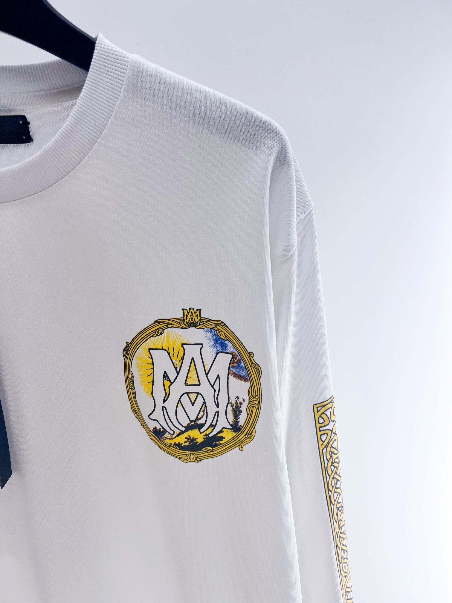 Amiri Round Neck Printed Sweatshirt Custom Terry Cotton Fabric Loose Fit 4 i1679124083 2340 3