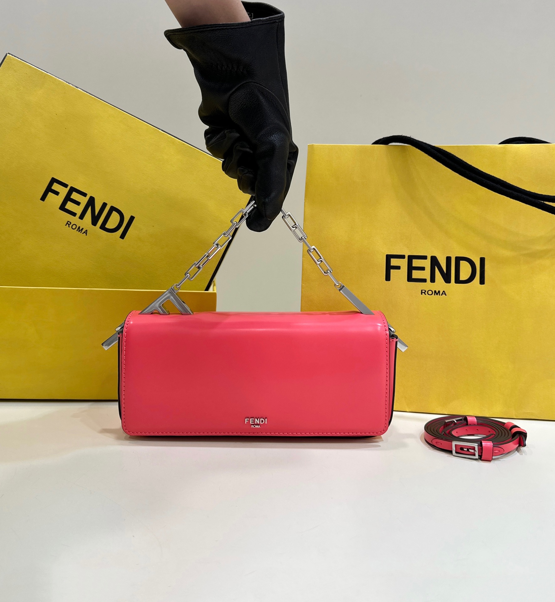 Fendi Bags Handbags UK 7 Star Replica
 Silver First Chains