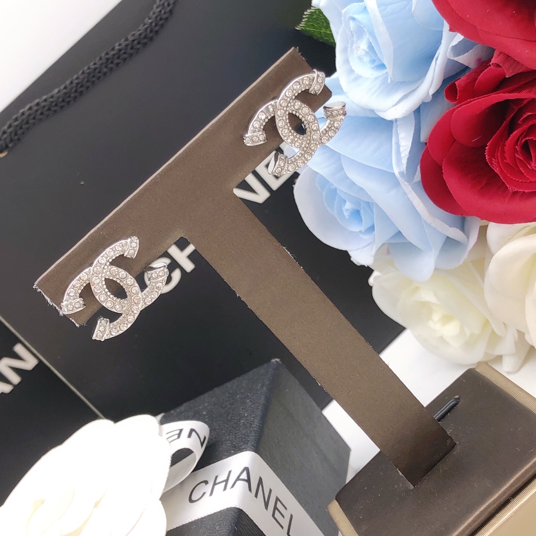 Number XED0812C Home Platinum CC Earrings Same Material 925 Silver - Lifestyle 5