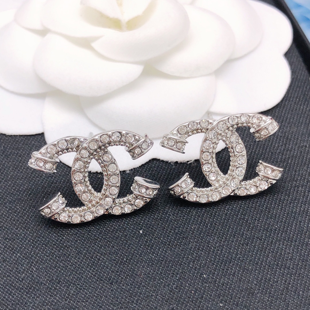 Number XED0812C Home Platinum CC Earrings Same Material 925 Silver - Lifestyle 8