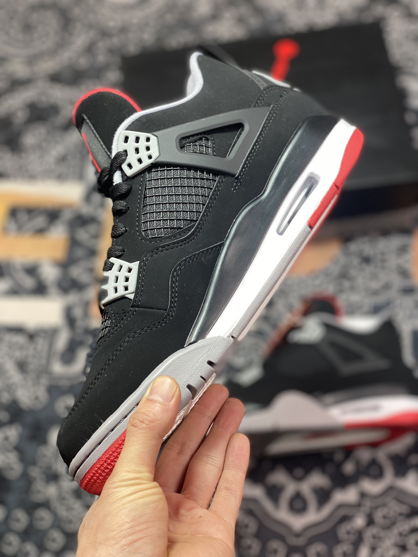 550 aj4代中帮复古休闲运动文化篮球鞋“黑红公牛19年复刻”308497-060