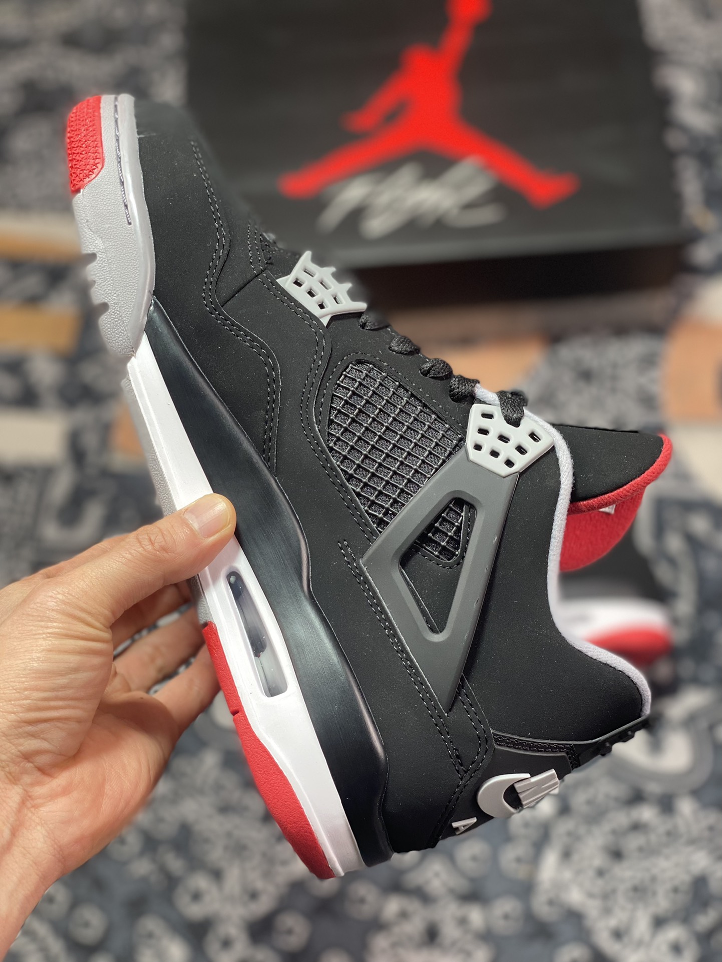 550 aj4代中帮复古休闲运动文化篮球鞋“黑红公牛19年复刻”308497-060