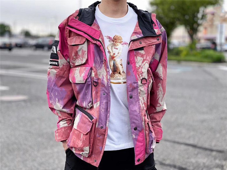 Special Benefit: North Series Waterproof Cargo Jacket with Supreme Details - 图片 4