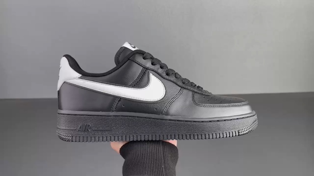 AF1黑白钩鞋码36-44.5总裁清