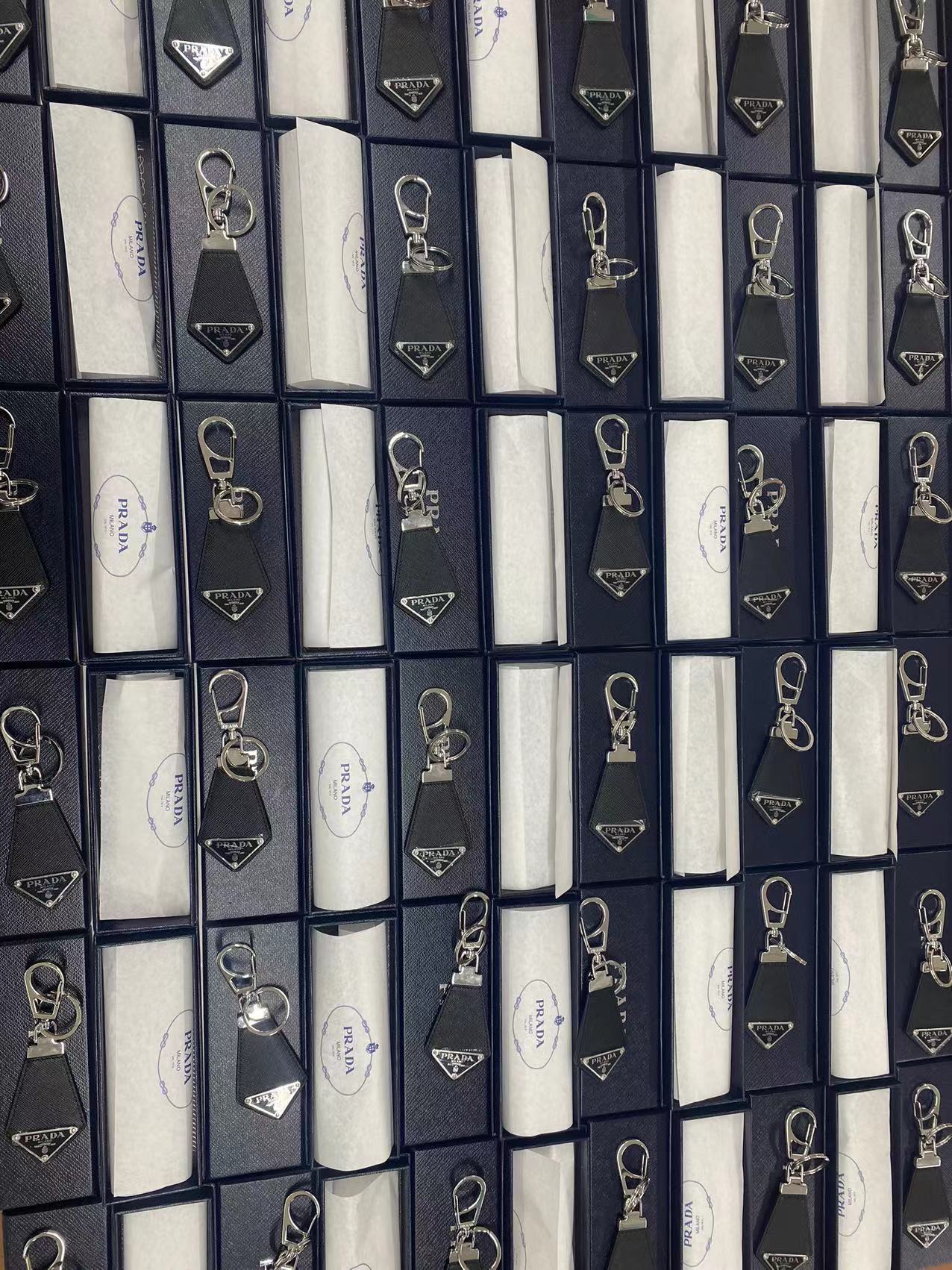 Prada pure original keychains are in stock at the end of the year