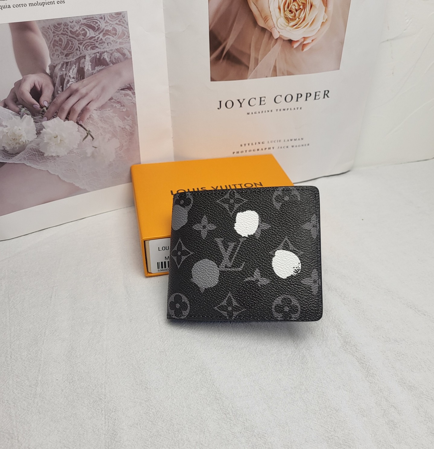 Premium Leather Bifold Wallet Cash Compartment