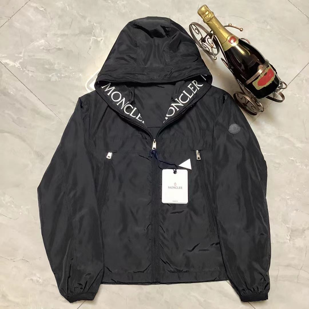 250 Éxito de ventas. Chaqueta reversible. Bordado por ordenador perfecto. Herrajes 1:1. Se puede llevar por ambos lados…