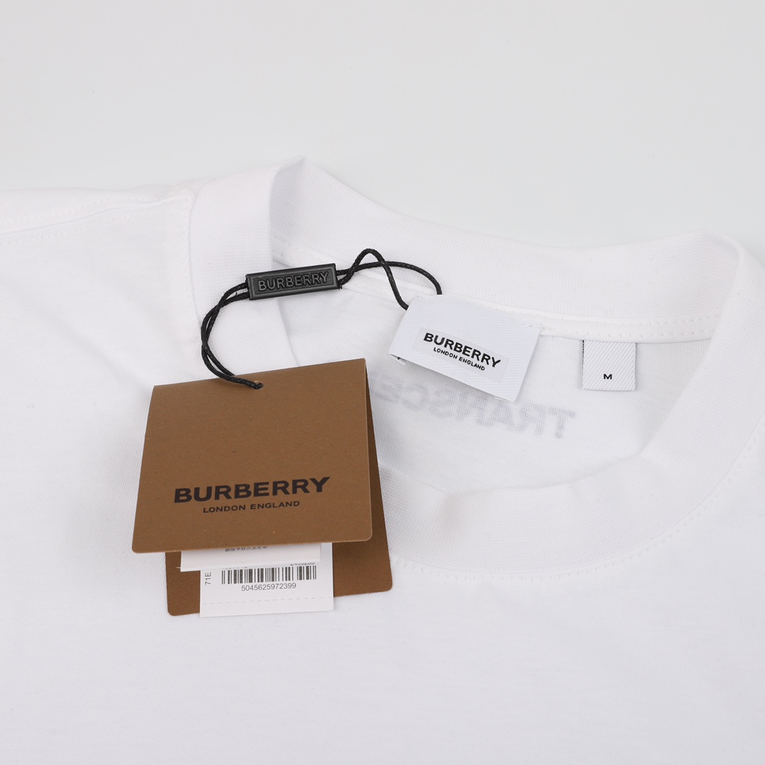 160 Burberry/巴宝莉 胸口印花圆领短袖