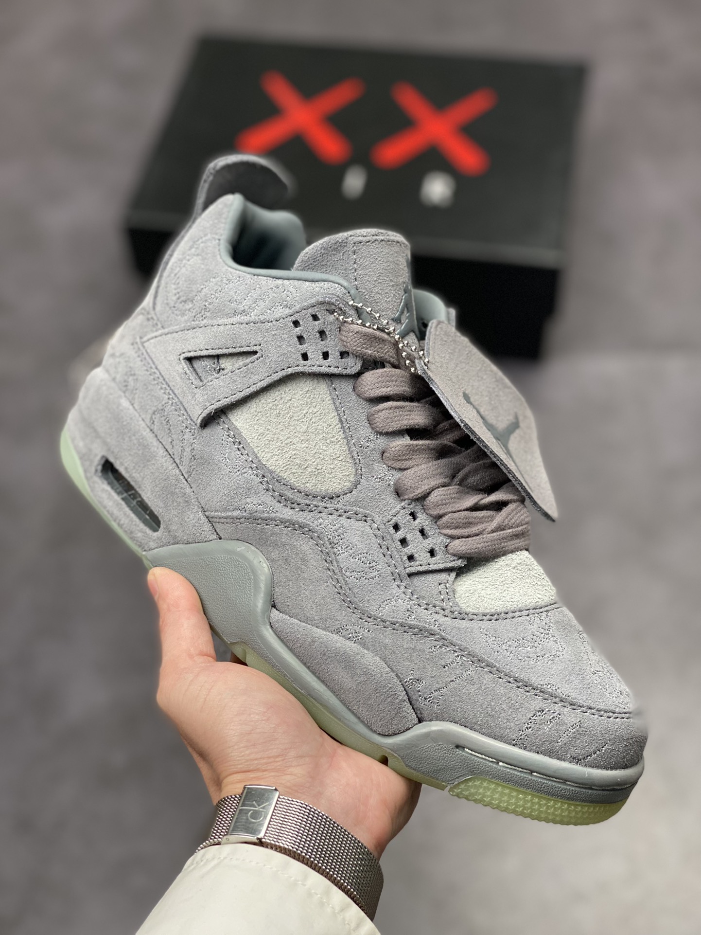 300 Air Jordan 4 X Kaws 灰麂皮 翻水经典  930155-003