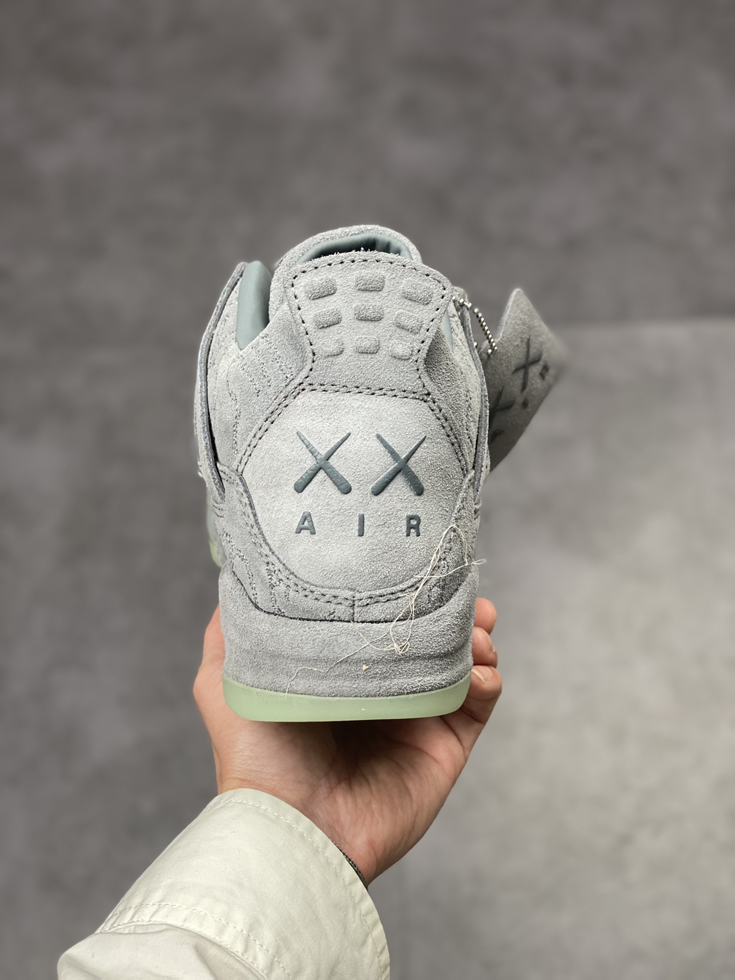 300 Air Jordan 4 X Kaws 灰麂皮 翻水经典  930155-003