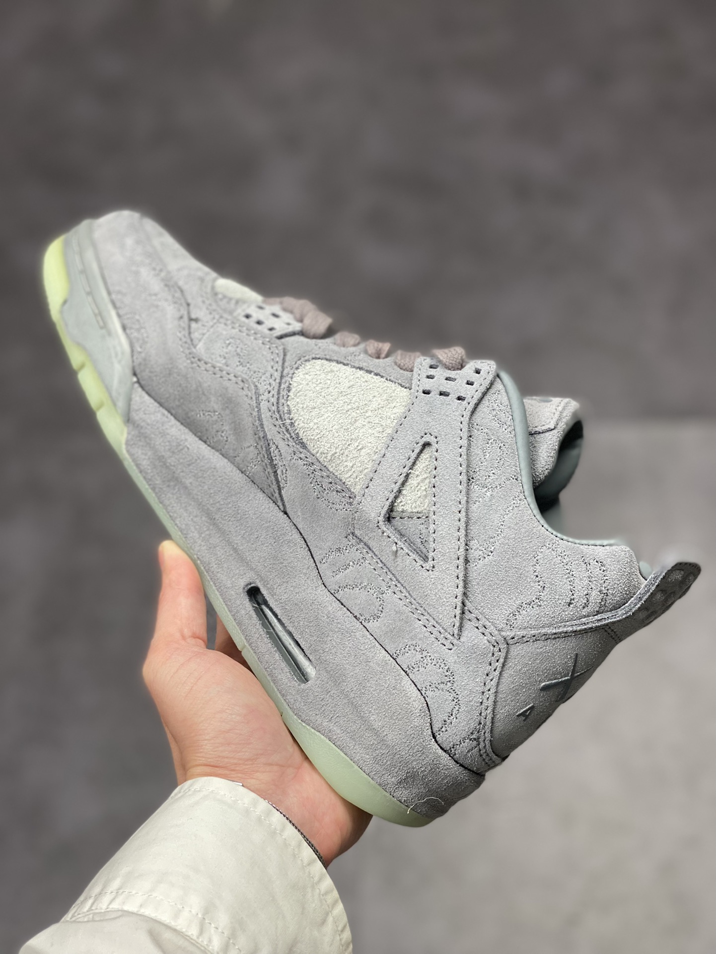 300 Air Jordan 4 X Kaws 灰麂皮 翻水经典  930155-003