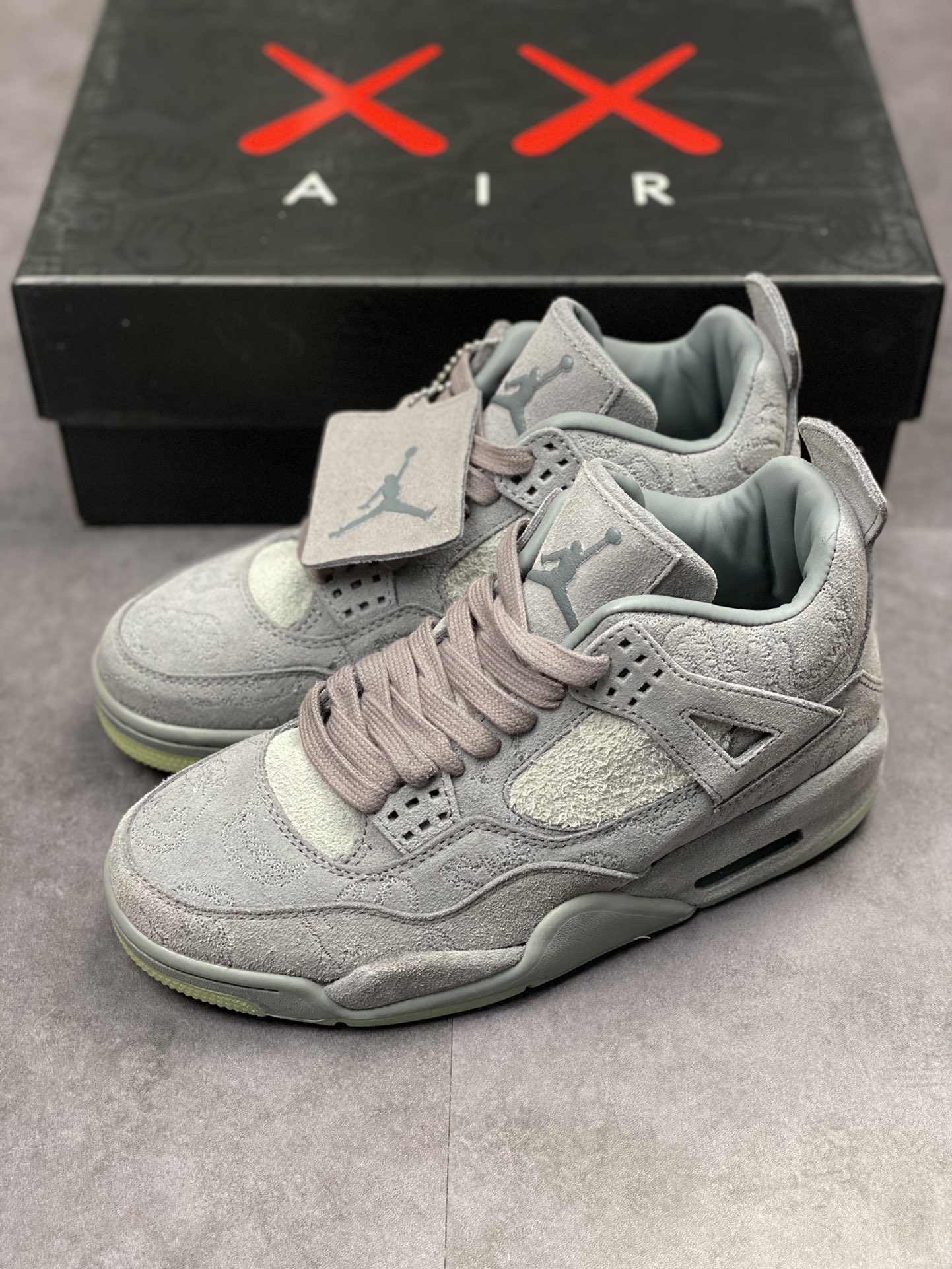 300 Air Jordan 4 X Kaws 灰麂皮 翻水经典  930155-003