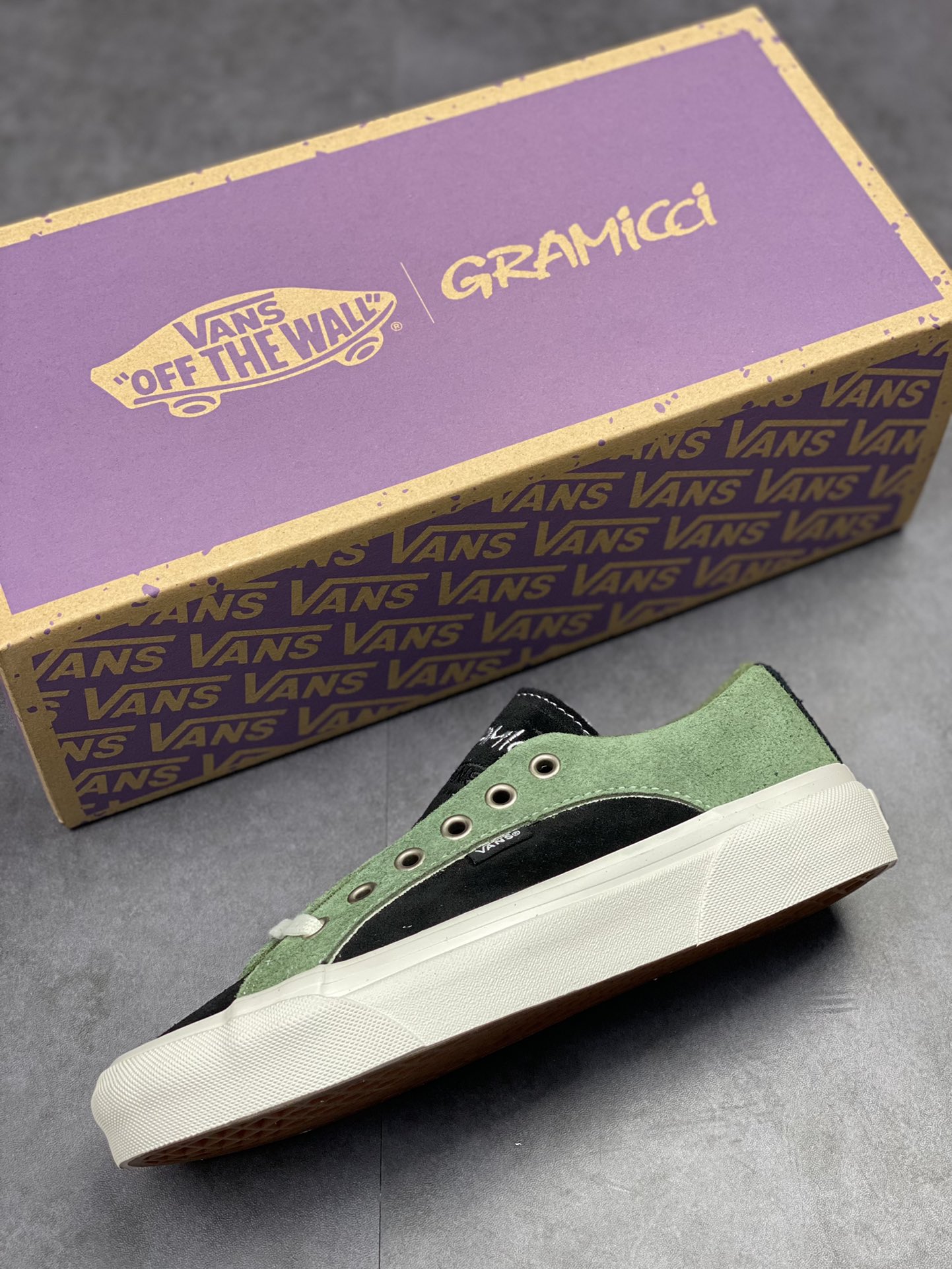 The popular ”little savage” GRAMiCCi x VANS has collaborated with N0A7Q4RBKO