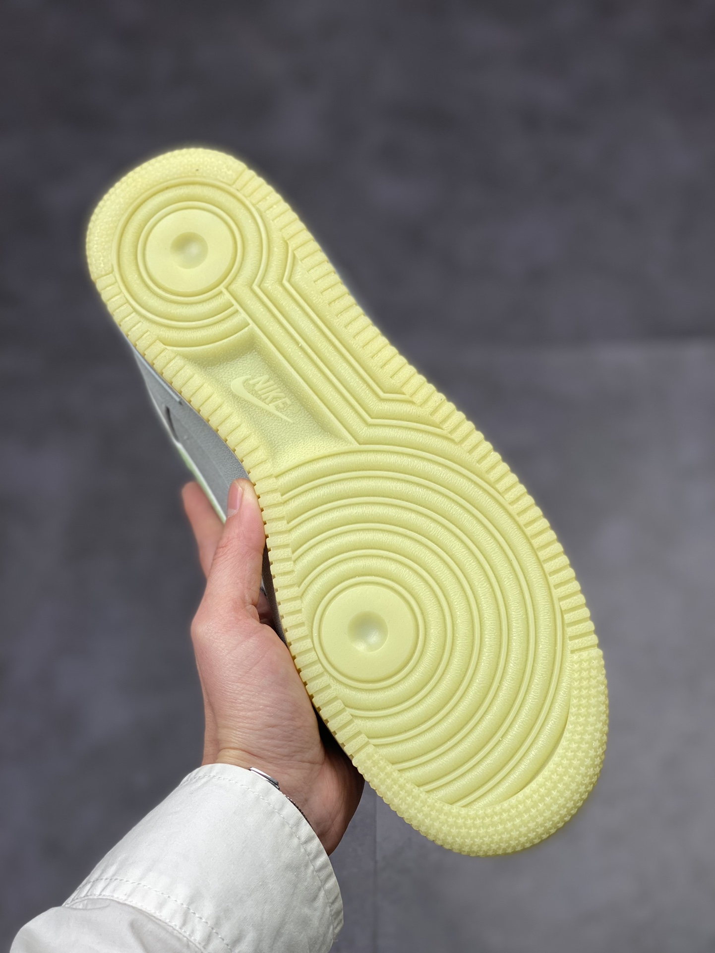 210 Nike Air Force 1 Low 07 灰绿夜光侠 315122-107