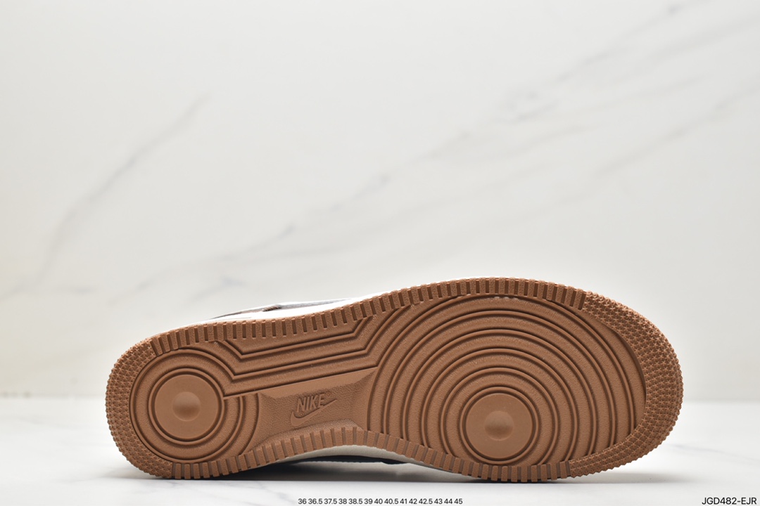 180 Nike Air Force 1 '07 Low DV0791-200