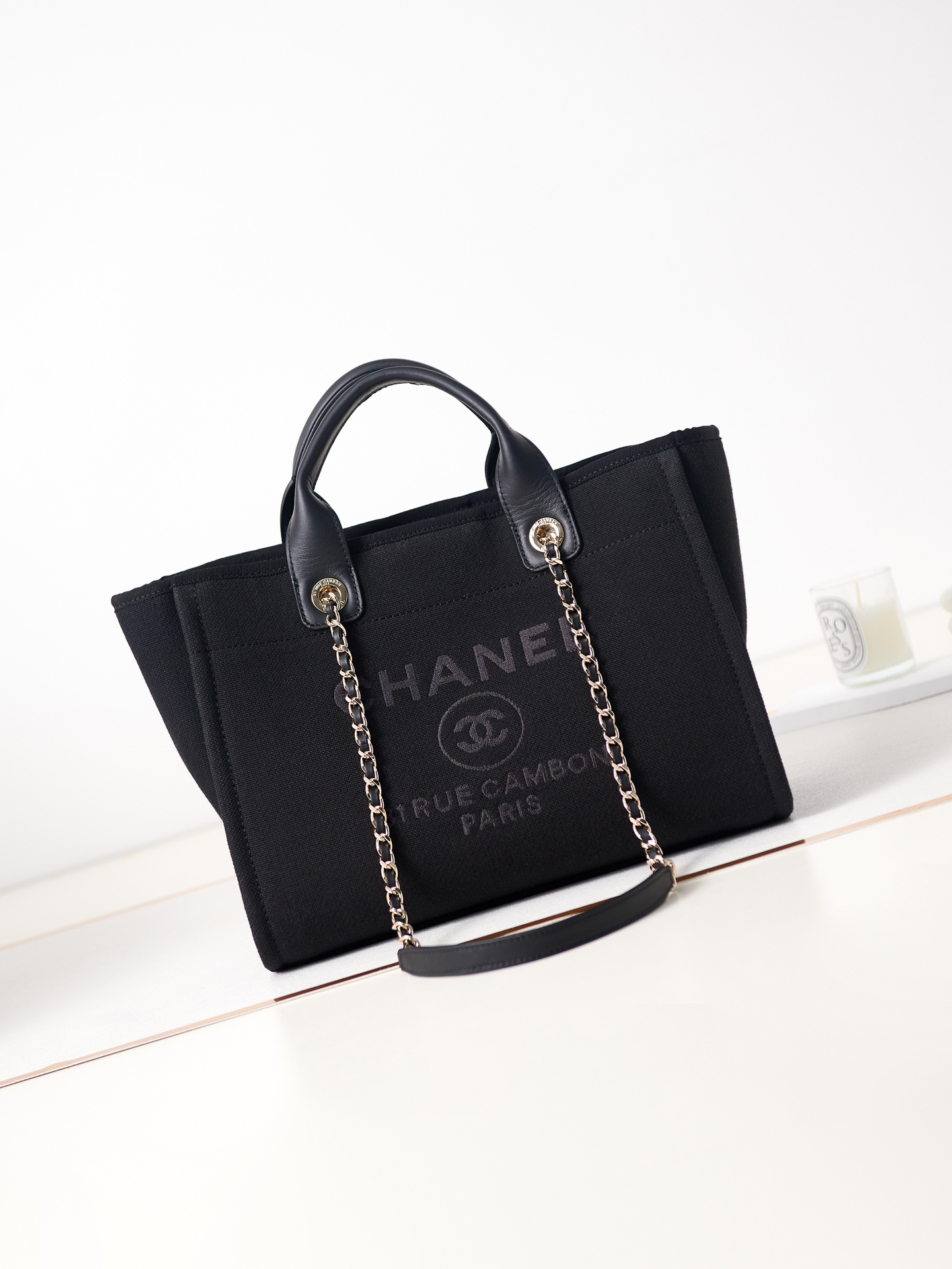 Copiar
 Chanel Bolsos de mano Negro Blanco Playa