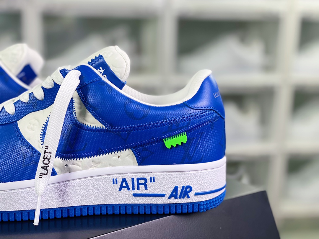 550 Louis Vuitton x Nike Air Force 1'07 LV8 Low”Royal Blue/White/LV Monogram”空军一号“皇家蓝白LV压纹老花”AEU3BM16M693-1A9VA0