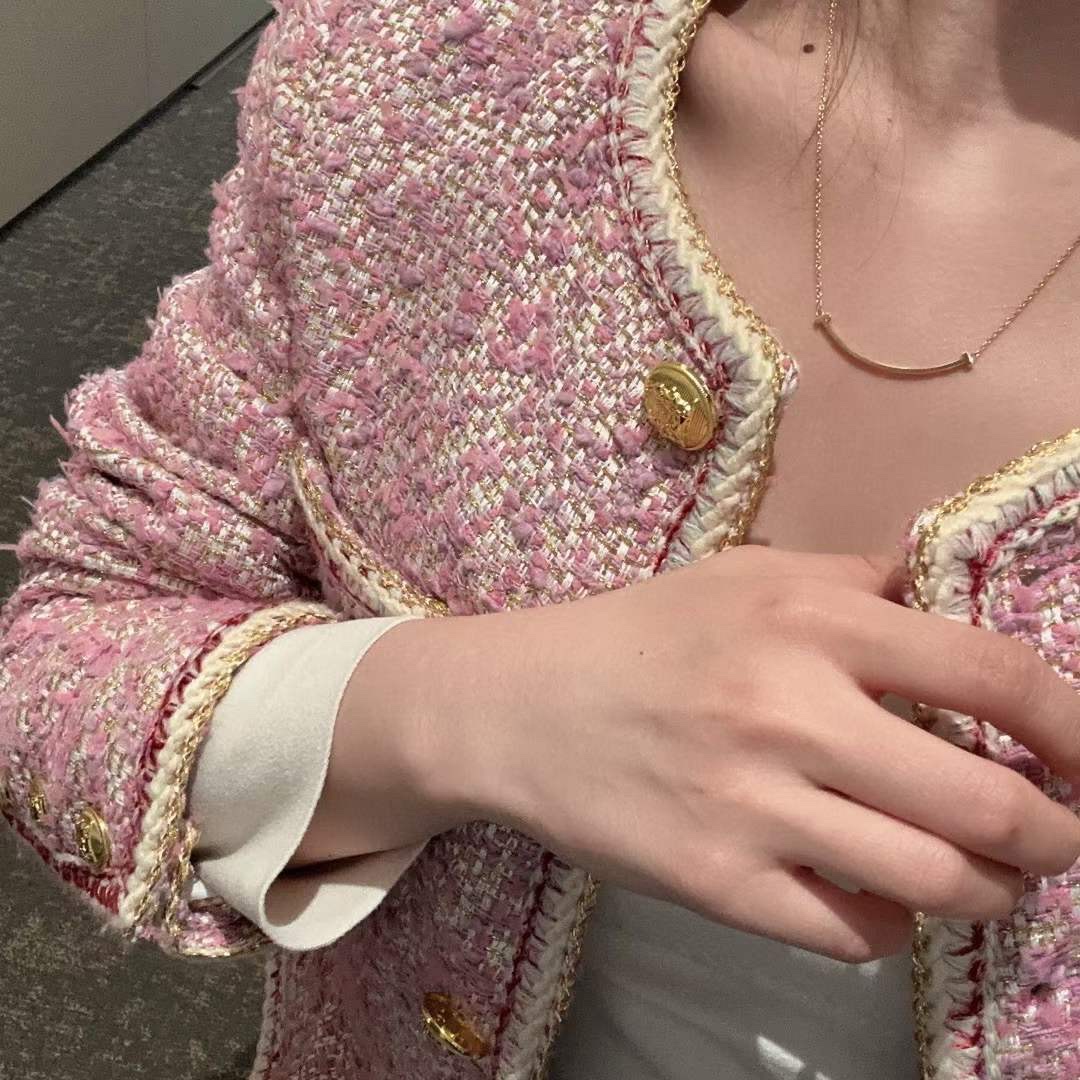 NO:104421,Tiffany rose gold smiley necklace faces the little things in life, classic, simple and atmospheric, meaning beautiful, smiling life!  Yuan Quan and Lin Xinru like one that many celebrities like. Very elegant!  Perfect details!  Electro-plating thick gold, Tiffany necklace, tiffany, necklace19860909蒂芙尼玫瑰金笑脸项链 微面对笑生中活点的点滴滴,经典简单大气,寓意美好,微笑生活！袁泉林心如超多明星喜欢的一款. 很有气质！细节完美！电镀厚金,蒂芙尼项链,tiffany,necklace,Jewelry