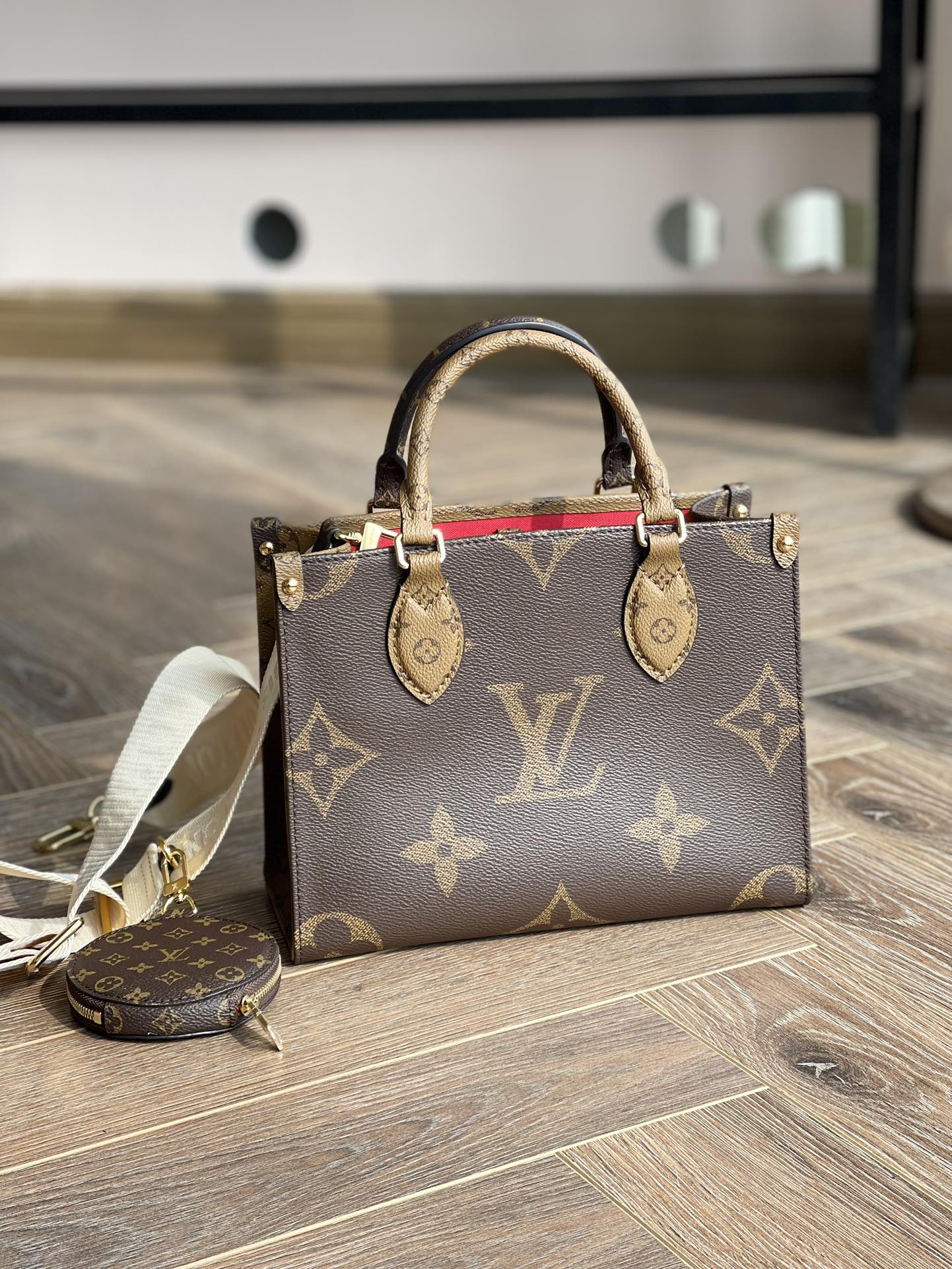 Louis Vuitton LV Onthego Kopen
 Tassen handtassen Hoge kwaliteit
 Al staal M46373