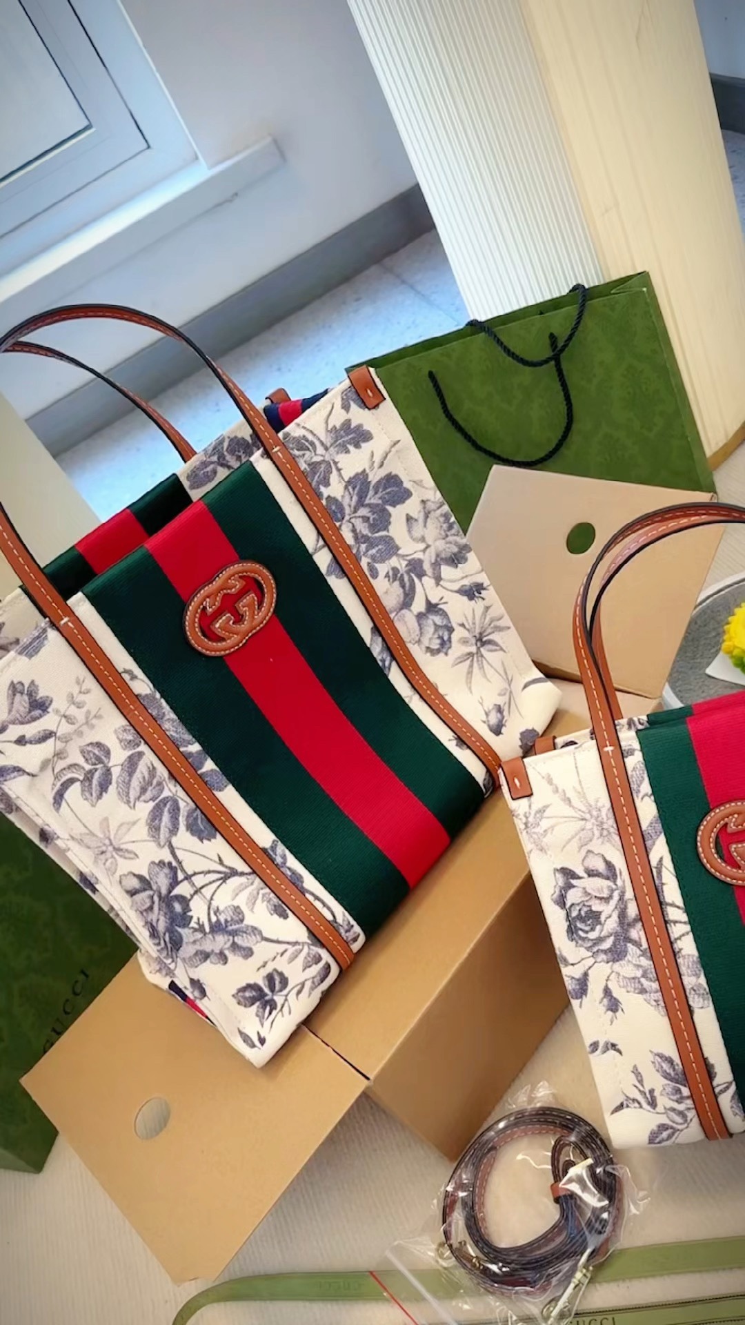 Gucci Torby Tote Hafty Płótno