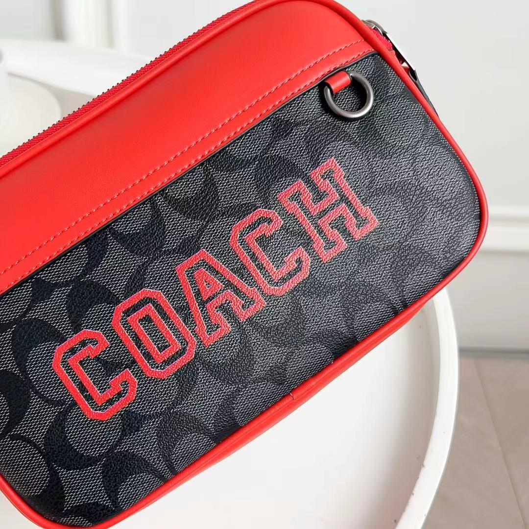 Coach C家 CE638 VARSITY图案GRAHAM斜挎包 双拉链相机包，款式 22x15x6cm